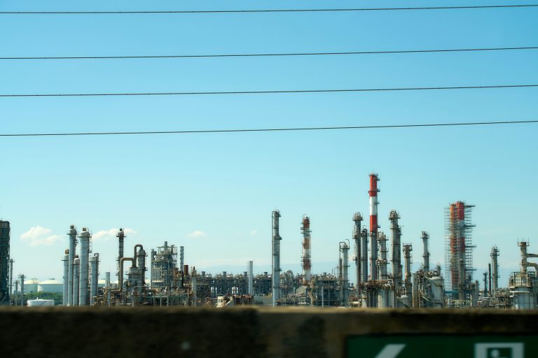 Trump Highlights New Oil Refinery in Texas as Strategic Energy Move